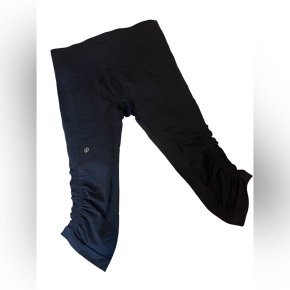 LULULEMON - In The Flow Crop II
Heathered Deep Coal sz4 - Picture 2 of 7